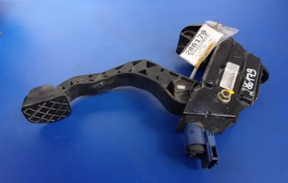 Volkswagen Polo Accelerator throttle pedal
