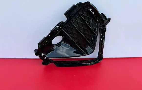 Hyundai Tucson TL Front bumper lower grill 86525-D7700