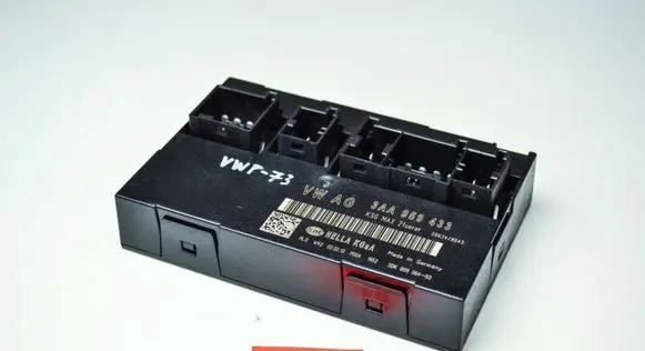 Volkswagen PASSAT B7 Comfort/convenience module 3AA959433