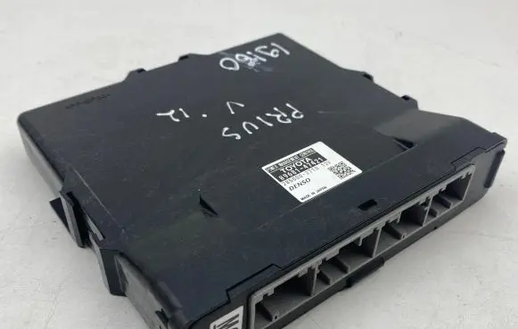 Toyota Prius+ (ZVW40) Power management control unit 8968147421 2850002710