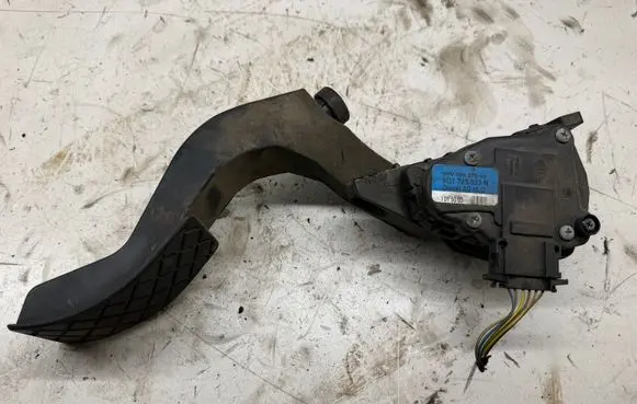 Audi A6 S6 C5 4B Accelerator throttle pedal 6PV00837602 8D1723523N