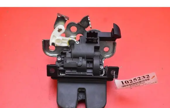 Skoda Superb B6 (3T) Tailgate/trunk/boot lock/catch/latch 3T5827520A