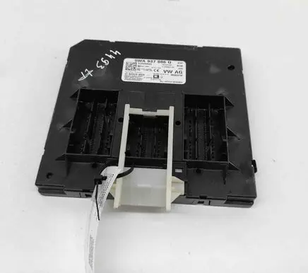Skoda Octavia Mk4 Central body control module F005V03401 5WA937086Q