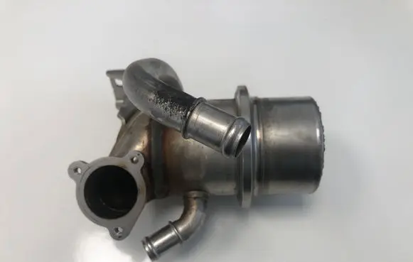 Volkswagen Tiguan EGR valve cooler 04L131512BR