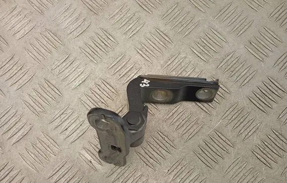 Volvo XC60 Front door upper hinge 31371553
