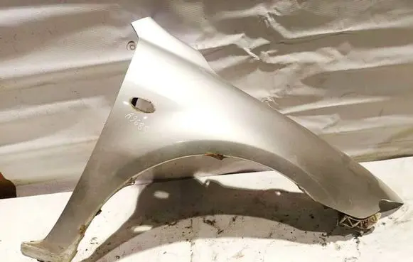 Mazda 6 Fender Sidabrine