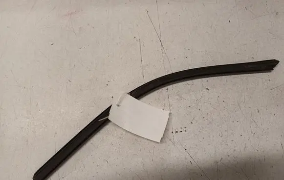 Citroen C4 I Picasso Front door glass trim molding