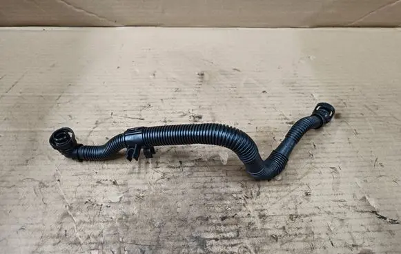 Engine coolant pipe/hose