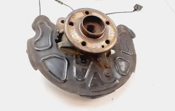 Mercedes-Benz Vito Viano W447 Front wheel hub A4473320401 17T2701012
