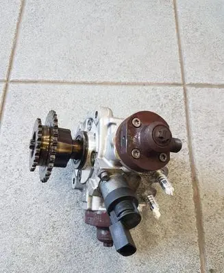 BMW 5 F10 F11 Fuel injection high pressure pump 7800123 780012305 0445010617