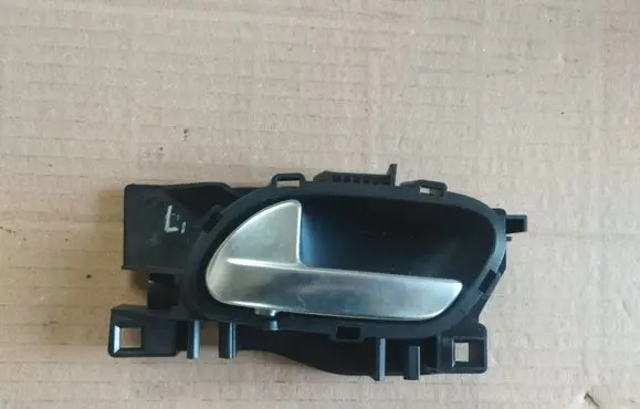 Peugeot 2008 I Front door interior handle 96555518