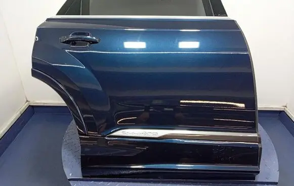Audi Q7 4L Rear door