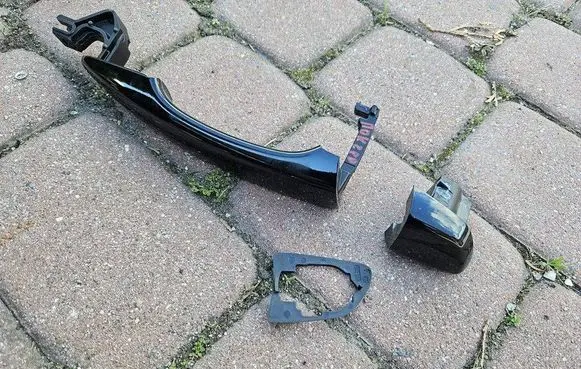 Opel Mokka B Sliding door exterior handle/bracket 5O5P5L5E5X6001