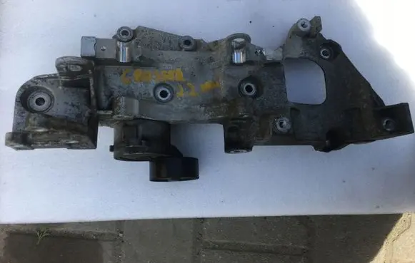 Citroen C-Crosser Generator/alternator bracket 9661297180