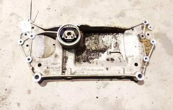 Skoda Octavia Mk2 (1Z) Front subframe