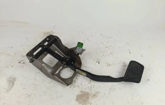 Maserati Levante Brake pedal 06700311040 66337 20116