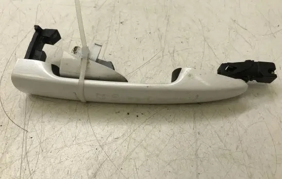 Mazda 3 III Rear door exterior handle
