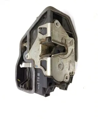 BMW X3 E83 Front door lock 7036170