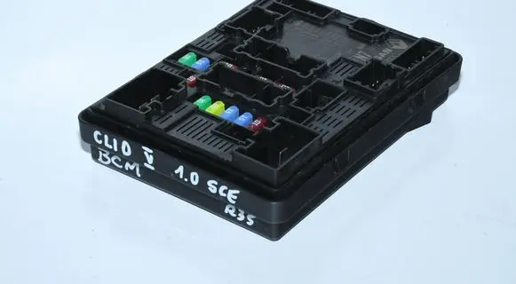 Renault Clio V Fuse module 284B77213R