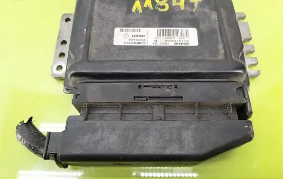 Renault Clio II Engine control unit/module 8200162378