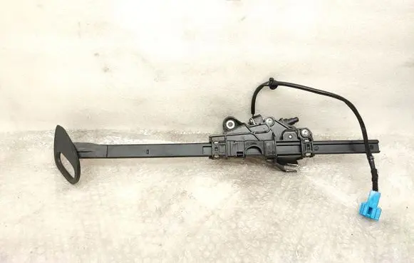 Mercedes-Benz E W238 Seat belt adjustment motor A2058600182