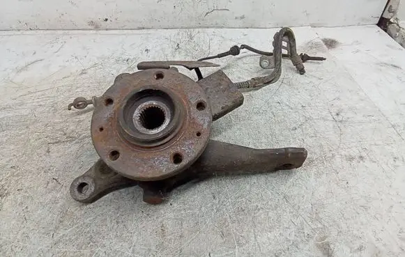 Peugeot 407 Front wheel hub spindle knuckle