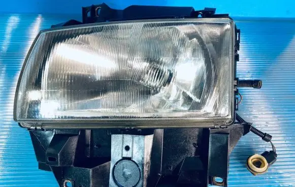 Volkswagen Transporter - Caravelle T4 Headlight/headlamp 7D1941009D