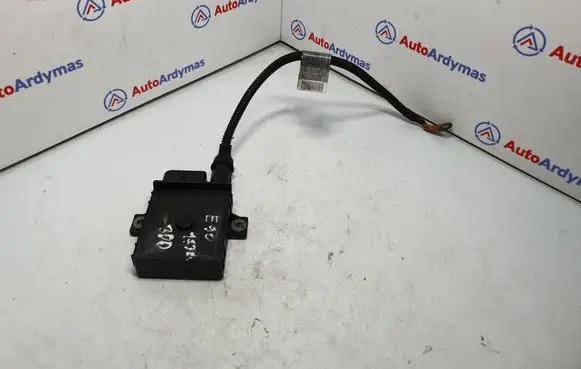 Glow plug pre-heat relay