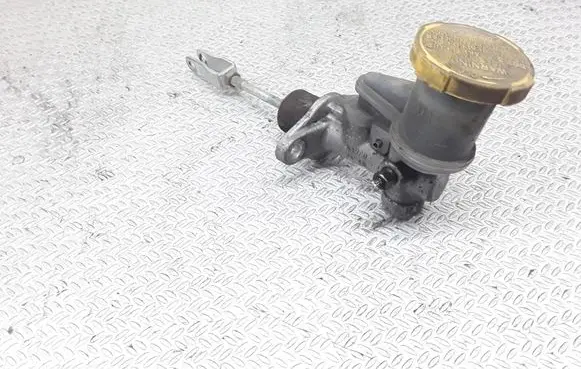 Subaru Forester SF Clutch master cylinder