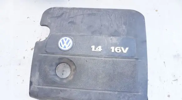 Volkswagen Golf V Engine cover (trim) 03C129607N