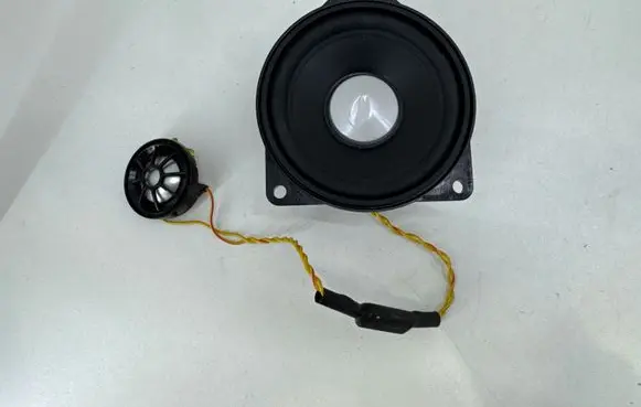 BMW 5 G30 G31 G38 Rear door speaker 9368383 61928910 9184794