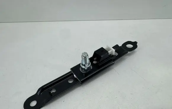 Toyota Auris E180 Seat belt adjustment rail F515003