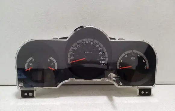 Dodge Nitro Speedometer (instrument cluster) 05172372AA