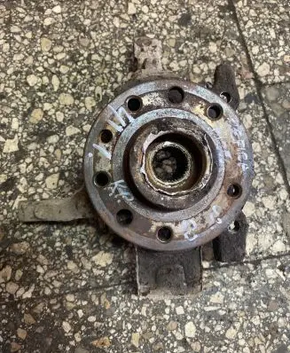 Opel Zafira A Front wheel hub