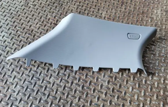BMW 1 F40 (C) pillar trim 7444553