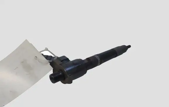 Volvo V60 Fuel injector 31405404