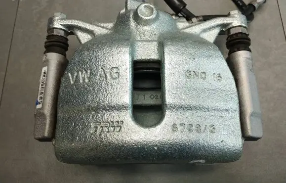 Audi Q3 F3 Front brake caliper 3Q0105G