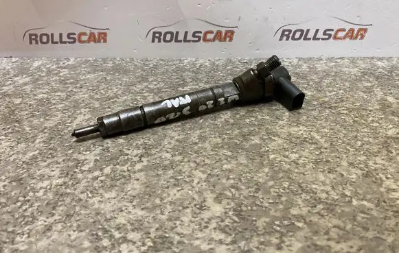 Mercedes-Benz S W220 Fuel injector A6130700587 0445110096
