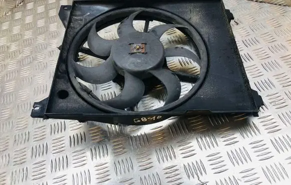 Hyundai Trajet Radiator cooling fan shroud