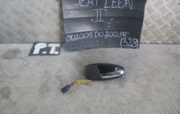 Seat Leon (1P) Front door interior handle 5PO837114