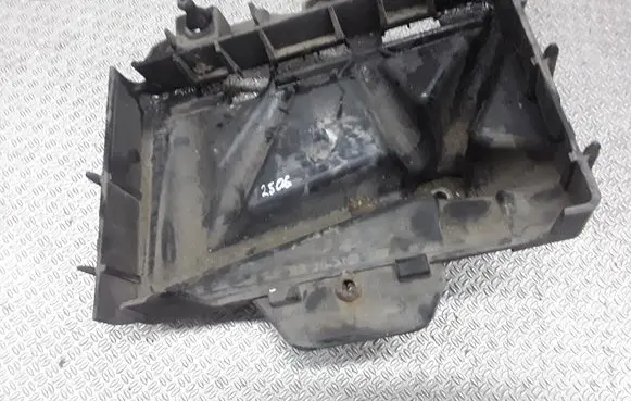 Battery tray