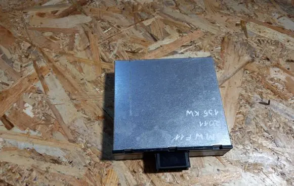 BMW 5 F10 F11 Voltage converter inverter 9251984