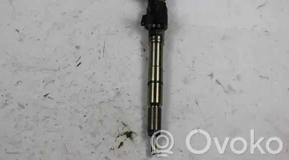 Volkswagen PASSAT B7 Fuel injector 03L130277B