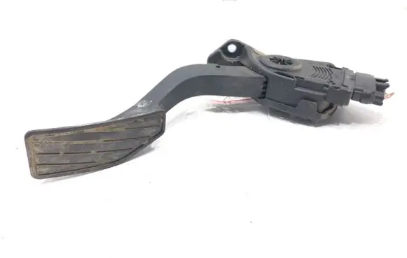 Suzuki Grand Vitara II Accelerator throttle pedal 15900-65J00