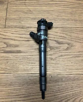 Opel Vivaro Fuel injector 0445110564