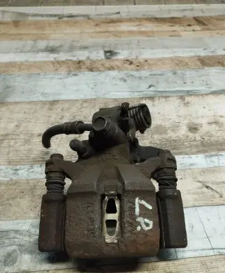 Nissan Note (E11) Rear brake caliper
