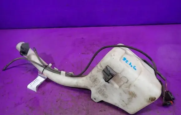 Ford Fusion Windshield washer fluid reservoir/tank 