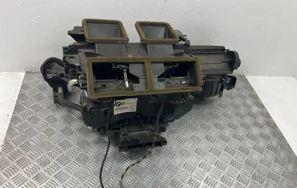 BMW 1 E81 E87 Interior heater climate box assembly 6947275