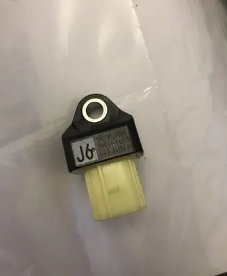 Toyota C-HR I Airbag deployment crash/impact sensor 89831F4010