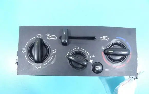 Peugeot 207 Climate control/heater control trim 69910001 IMPRK1162533